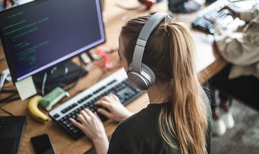 Azure Machine Learning: Train models with scripts ed_2025912446